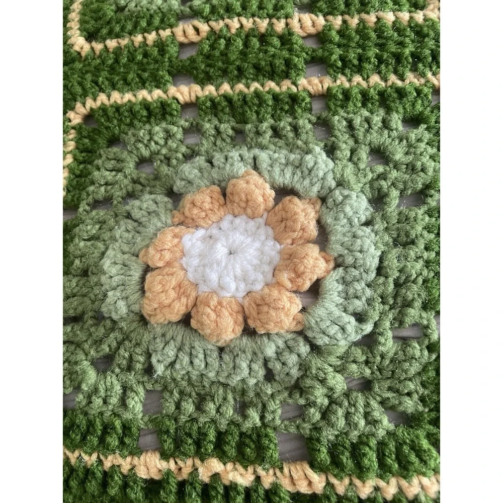 MCM Crochet Afgan Blanket Green Flower Boho Cottage Grannycore 65x38 Handmade
